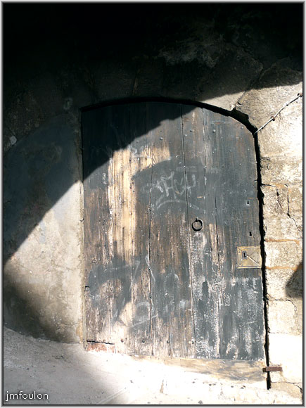 rue-ft-chaude-22web.jpg - Porte dans la partie couverte en bas
