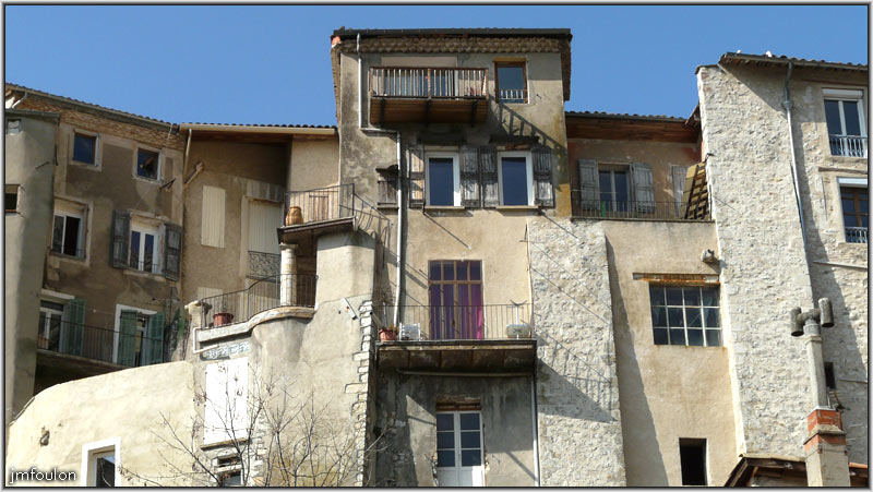 rue-ft-chaude-26web.jpg - Vue sur les façades Est des maisons de la rue Saunerie depuis la rue Font Chaude