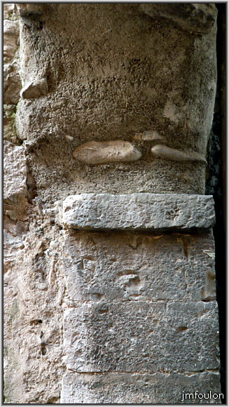 rue-gd-couvert-06web.jpg - Rue du Grand Couvert - Détail du jambage ouest de l'arc vu précédemment