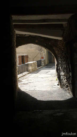 rue-gd-couvert-22web.jpg - Rue du Grand Couvert - Troisième couvert. Vue vers le sud et la petite placette que nous avons vu précédemment