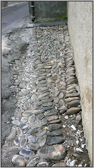 rue-porte-sauve-10web.jpg - Rue Porte Sauve - Le seul vestige de calade de tout le vieux Sisteron