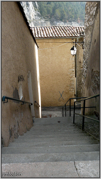 rue-tanneries-09web.jpg - Passage faisant communiquer les rues Tannerie et Font Chaude - Depuis la rue Font Chaude