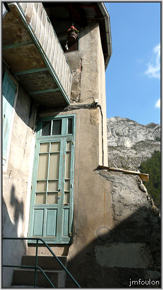 rue-tanneries-10web.jpg - Rue des Tanneries - Au niveau de sa communication avec la place de la Poterne