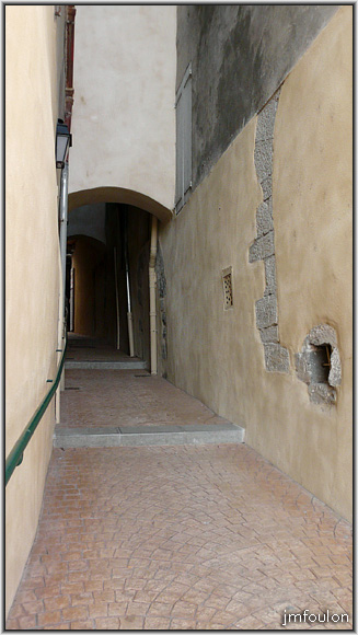 rue-basse-rempart-bas-01web.jpg - Nous y voici. Le bas de la rue Basse des Remparts, rénovée récemment