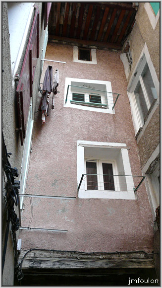 rue-deleuze-15web.jpg - Façades dans l'impasse Deleuze au niveau de la sortie intérieure du couvert