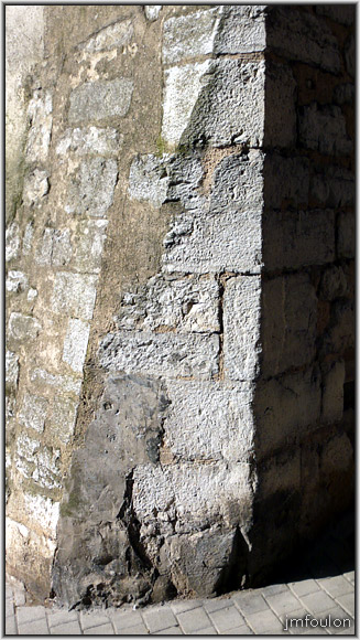 rue-deleuze-22web.jpg - Rue Deleuze - Angle de mur à la jonction des rue Deleuze et de l'Horloge