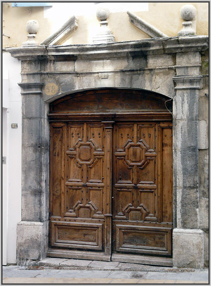 rue-droite-basse-11web.jpg - Rue Droite Basse - Très belle porte à double battant