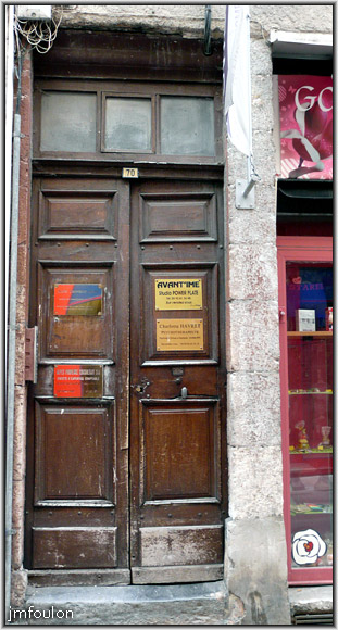 rue-droite-ht-07web.jpg - Rue Droite haute - Porte (côté sud de la rue)