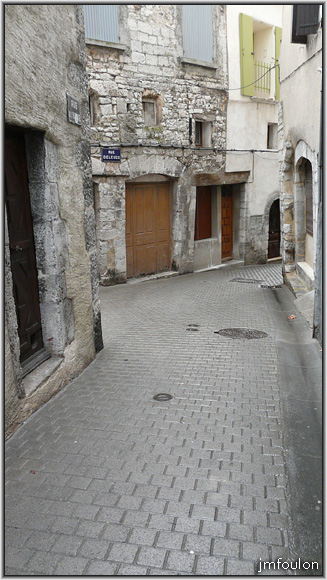 rue-horloge-01web.jpg - Rue de l'Horloge - Comme nous l'avons vu précédemment, cette rue est contigüe à la rue Deleuze dont on voit le début sur cette photo
