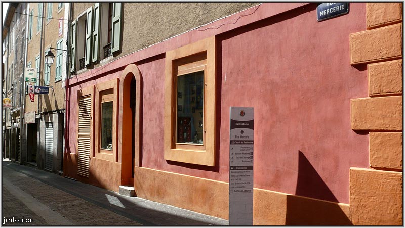 rue-mercerie-17web.jpg - Rue Mercerie - Début de la rue au niveau des Quatres Coins