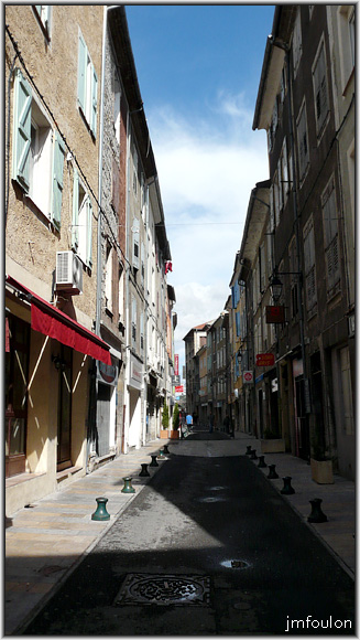 rue-saunerie-06web.jpg - Rue Saunerie - Vue de la rue après la fontaine