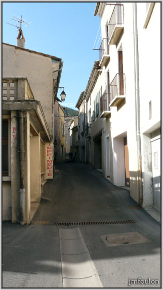 rue-coste-01web.jpg - La Coste - Rue de la Coste. Vue vers l'ouest
