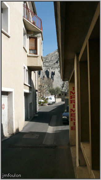 rue-coste-02web.jpg - La Coste - Rue de la Coste vue vers l'Est. Au loin la Baume