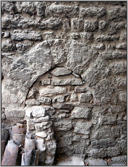 rue-coste-15web.jpg - La Coste - Rue de la Coste. Ouverture murée