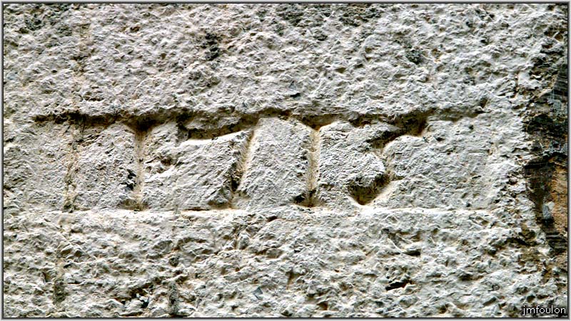 rue-coste-34web.jpg - La Coste - Rue de la Coste. Pierre datée (1713)