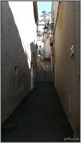 rue-du-four-01web.jpg - La Coste - Rue du four. Dans cette rue se trouvait le four banal du quartier de la Coste. On en trouve plus trace aujourd'hui (Voir la page Sisteron/Tour d'horizon historique)