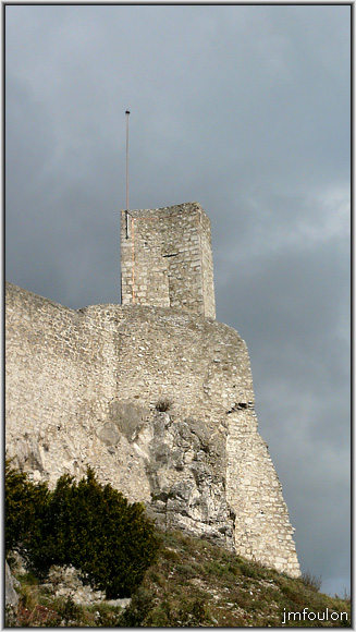 citadelle-ext-15web.jpg - Citadelle Extérieur Ouest - Vue sur l'extrème ouest du chemin de ronde (XIIème). (Voir  Citadelle de Sisteron - galerie N°4 - Chemin de Ronde et  Donjon)