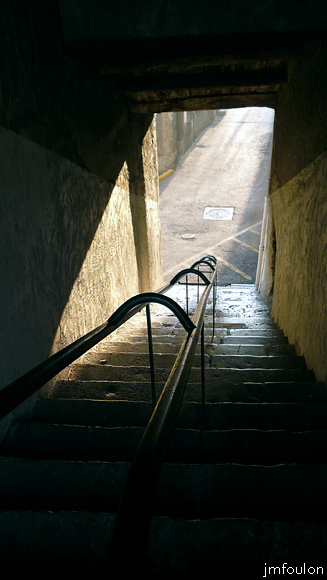 rue-jalet-17web.jpg - Passage couvert permettant de descendre de la rue de Provence à la rue du Jalet