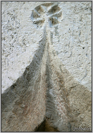 rue-jalet-28web.jpg - Rue du Rieu - Détail du linteau de la porte précédente