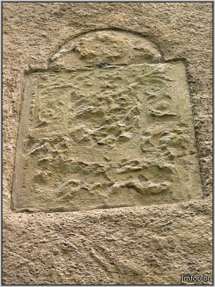 rue-jalet-couvent-03web.jpg - Rue du Jalet - Blason sur le mur du couvent