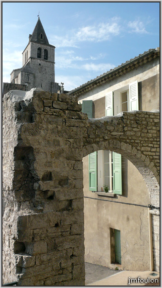 rue-st-claire-09web.jpg - Rue Saint Claire - Vestiges du rempart et Cathédrale