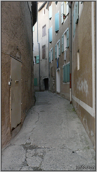 sisteron-traverse-rieu-1web.jpg - Traverse Rieu - Entrée depuis la rue du Rieu