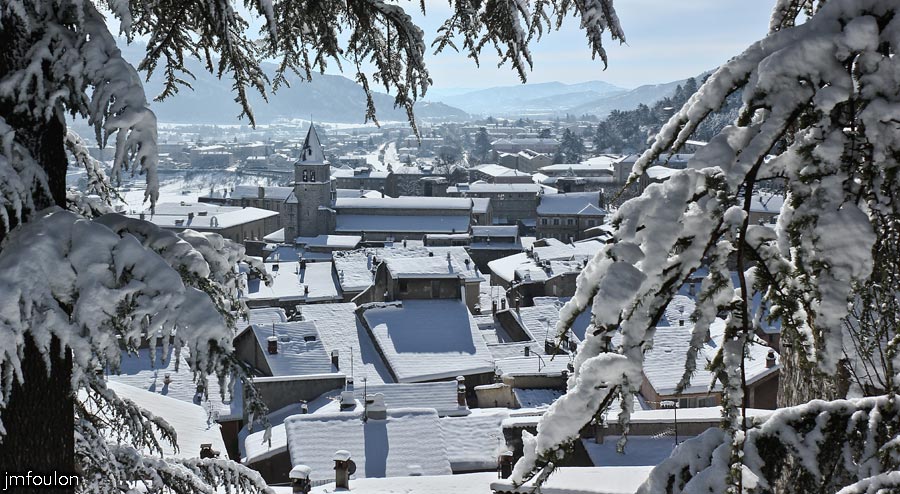 sist-neige-12_02-05.jpg - Vue sur la ville depuis la Tour du Fort