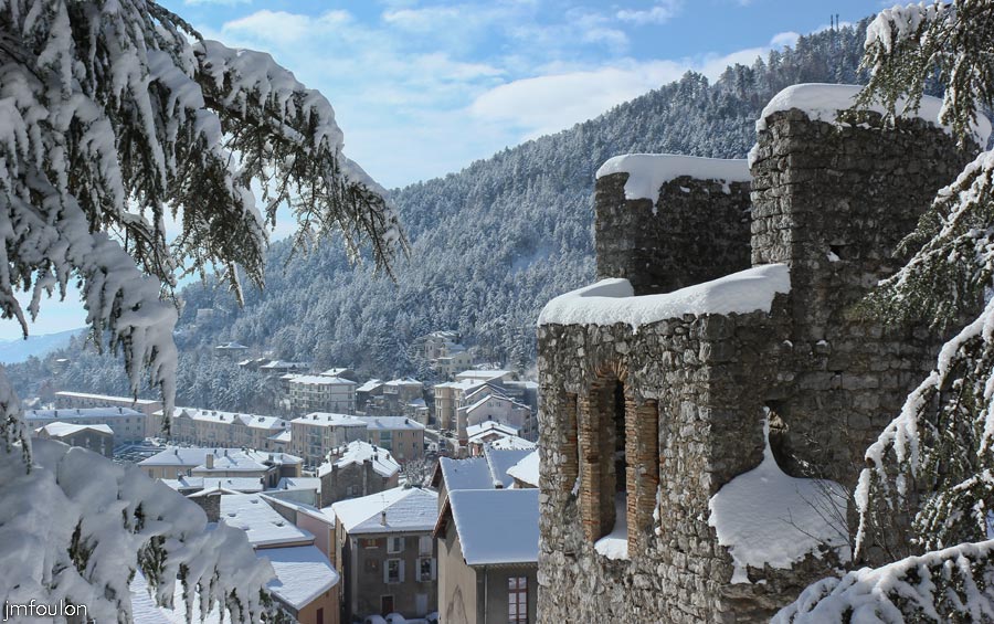 sist-neige-12_02-06.jpg - Vue sur la ville et le Molard depuis la Tour du Fort