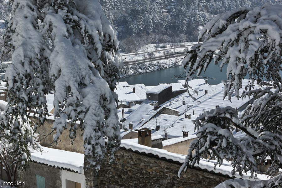 sist-neige-12_02-08.jpg - Vue sur la Coste, une partie de Bour Reynaud et la Durance depuis la rue de la Poterie