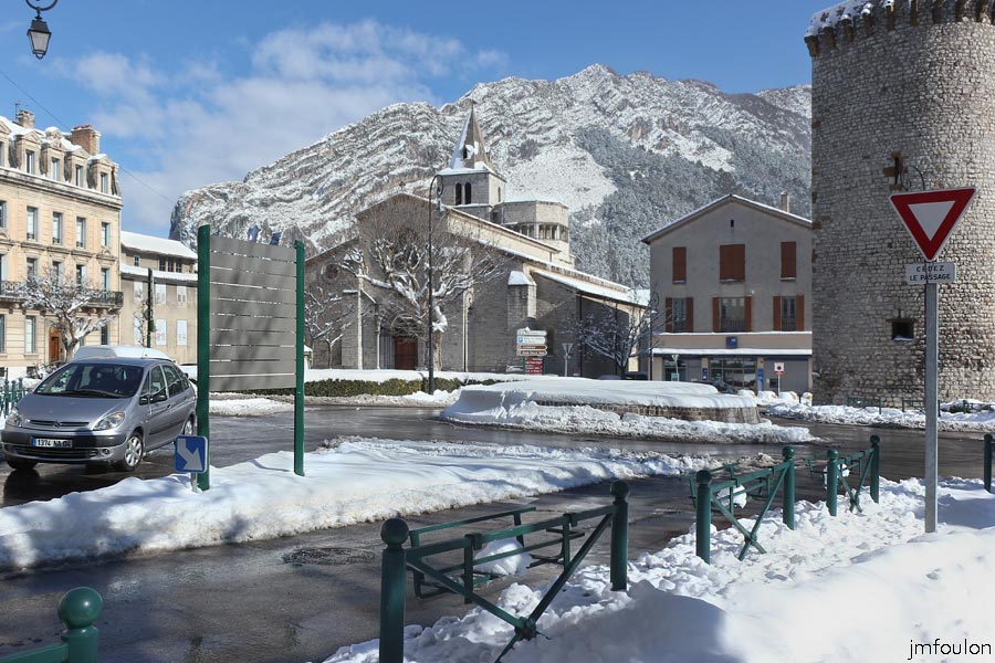 sist-neige-12_02-44.jpg - Rond-point de la Poste (3)