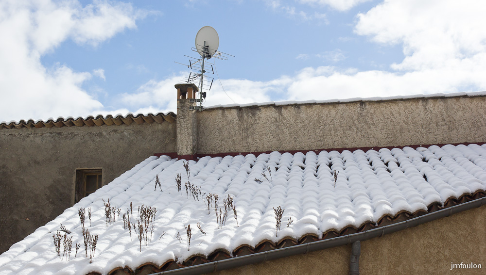 sist-21-11-13-003.jpg - Toiture quartier de La Coste