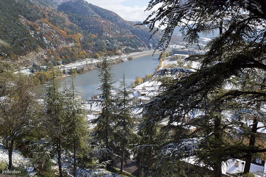 sist-21-11-13-017.jpg - Vue sur la Durance depuis l'esplanade de la citadelle
