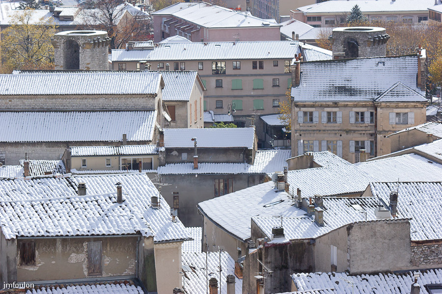 sist-21-11-13-027.jpg - Vue sur la vieille ville depuis La Coste