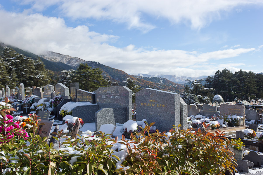 sist-21-11-13-037.jpg - Le cimetière enneigé