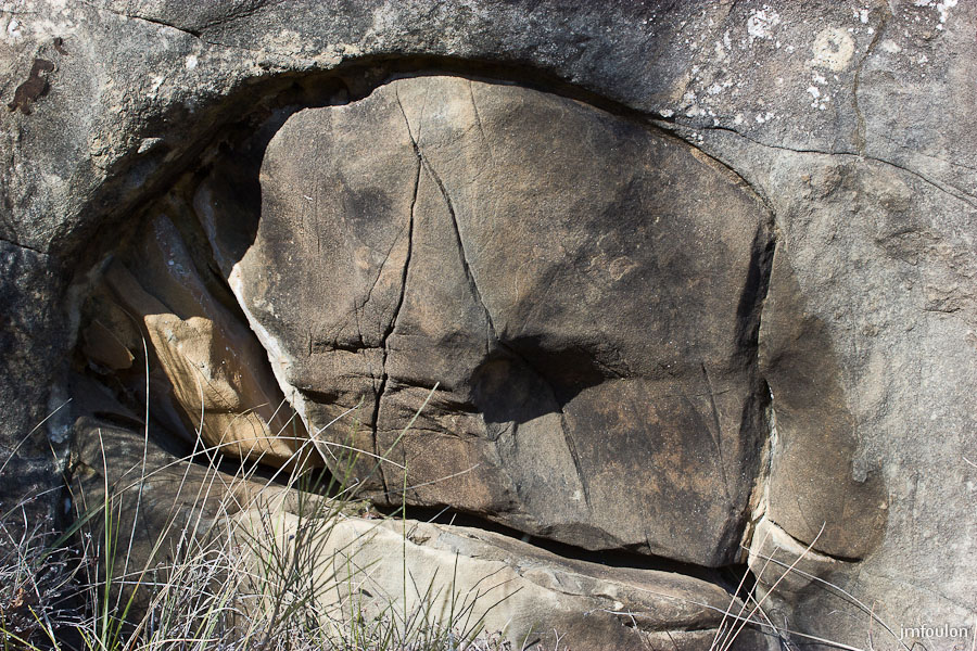 pierre-avon-003.jpg - Dans la roche ...
