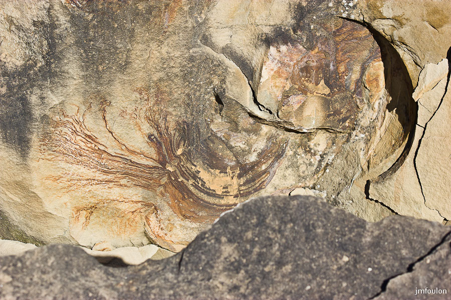 pierre-avon-026.jpg - Barre rocheuse de Pierre Avon - Veines dans la roche ...