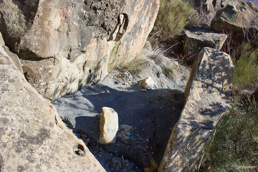 pierre-avon-032.jpg - Barre rocheuse de Pierre Avon - Autre vue du site