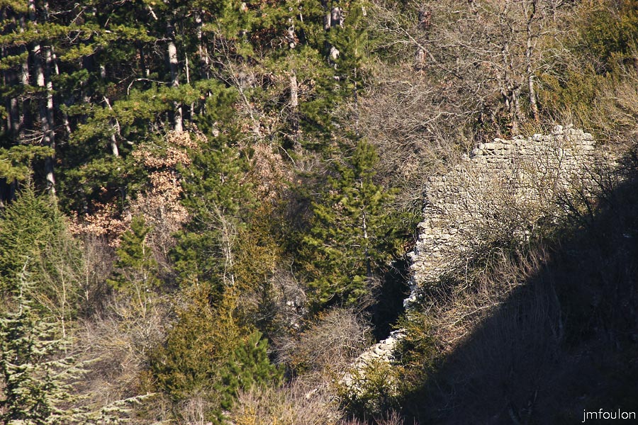rempart-bas-02_lr-web.jpg - Vue sur la face Sud de cette partie du rempart, celle qui se trouvait vers l'intérieur du faubourg