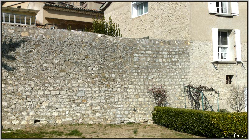rempart-bg-reynaud-07web.jpg - Sisteron - Vestiges des Remparts - Bourg Reynaud. Le long de la Durance