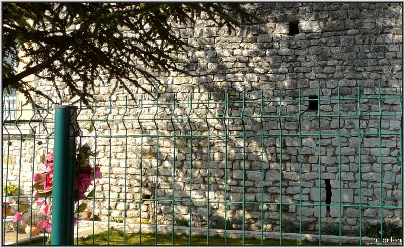 rempart-bg-reynaud-08web.jpg - Sisteron - Vestiges des Remparts - Bourg Reynaud. Le long de la Durance