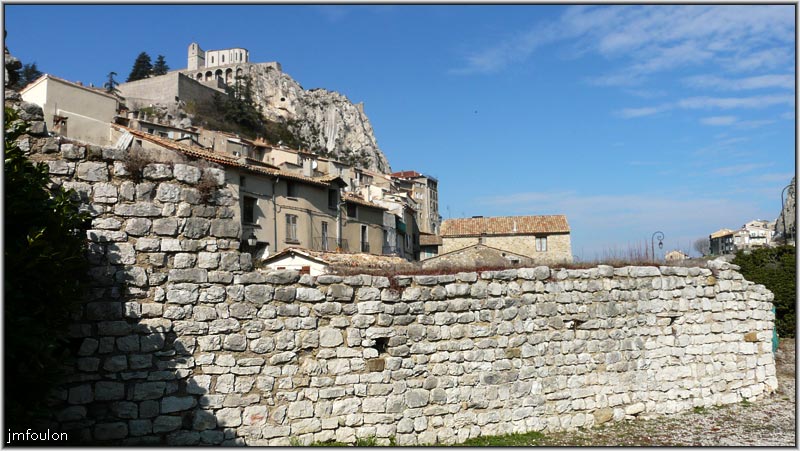 rempart-bg-reynaud-09web.jpg - Sisteron - Vestiges des Remparts - Bourg Reynaud. Le long de la Durance