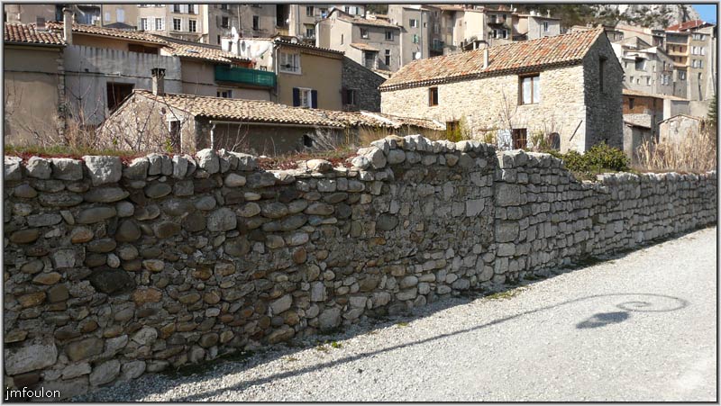 rempart-bg-reynaud-14web.jpg - Sisteron - Vestiges des Remparts - Bourg Reynaud. Le long de la Durance
