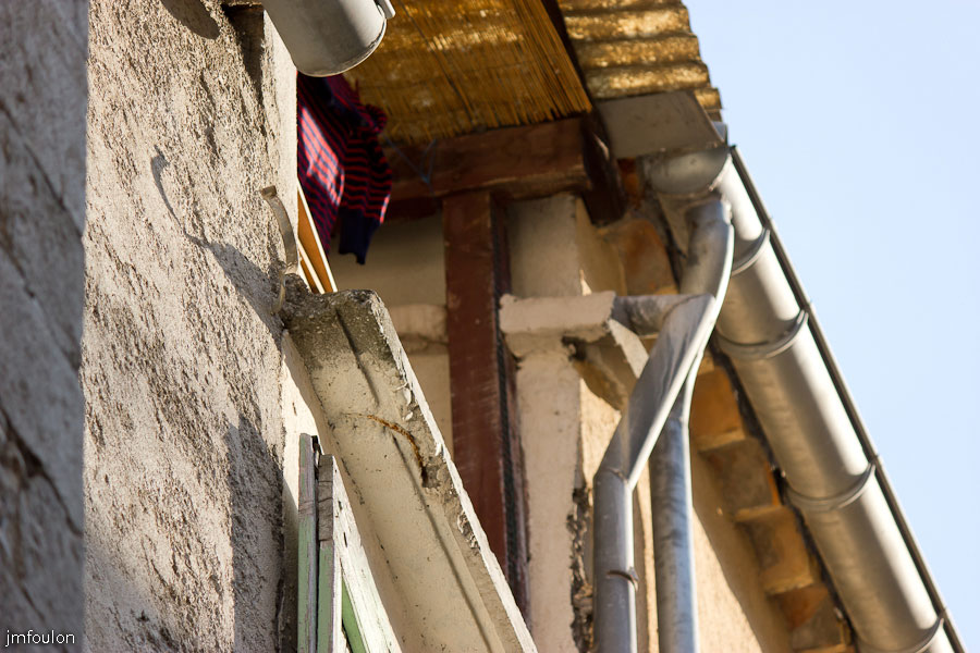 sisteron-vue-011.jpg - Sisteron - Sous les toits rue Pardenrière
