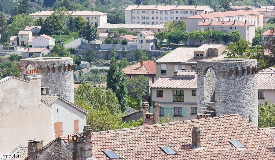 sisteron-vue-019.jpg - Sisteron - Les tours Porte Sauve et de la Médisance vues depuis le Collet.