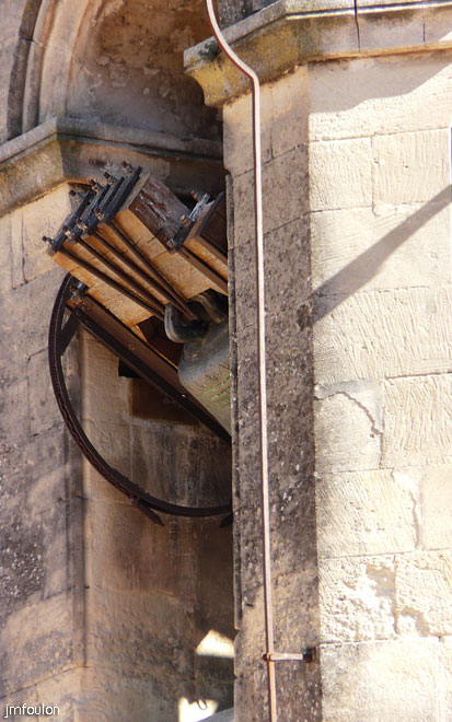 st-saturnin-15.jpg - Cloche en action ( dong )