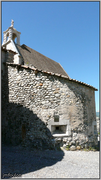 tallard-chateau-18web.jpg - Petite tour à droite de l'entrée