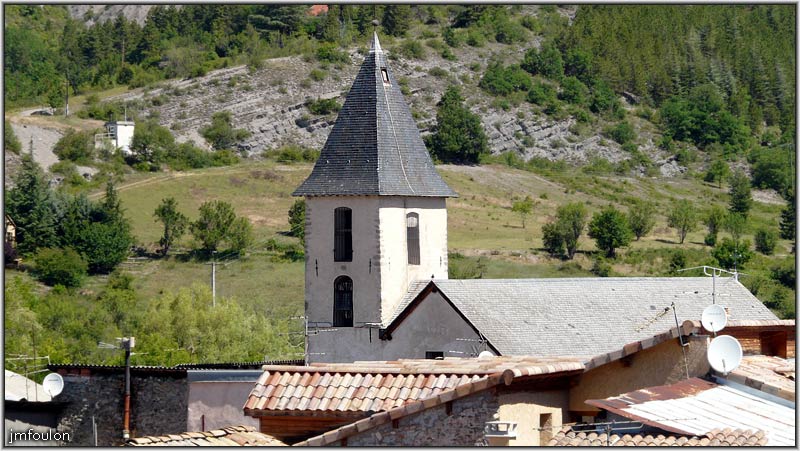 tallard-chateau-30web.jpg - Zoom sur l'église Saint Grégoire (XVIIe siècle)