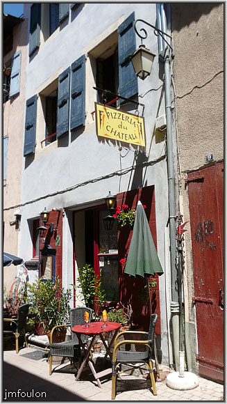 tallard-58web.jpg - Rue Chevallerie - Terrasse de la Pizzeria du Château