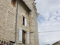 Taulignan - Drôme provençale  Vestiges des remparts de Taulignan