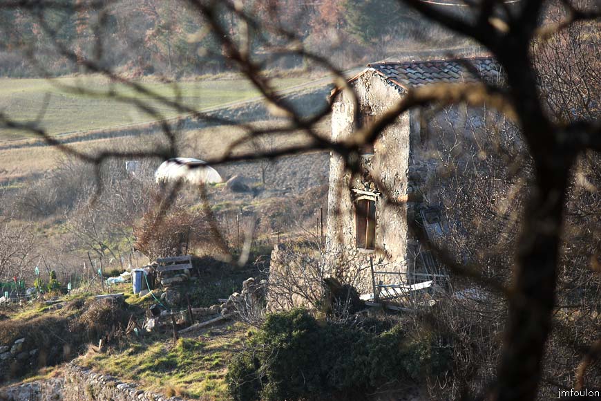 theze-jardins-02web.jpg - Thèze - Zoom sur le cabanon (hiver 2012)